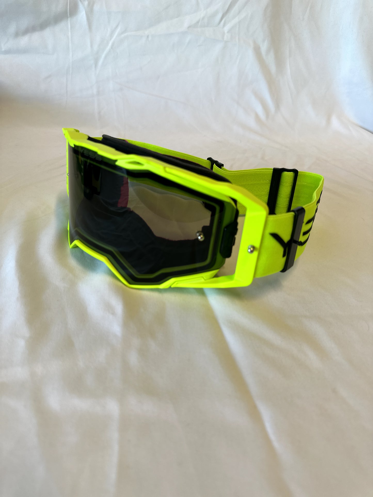 Neon 1 goggle